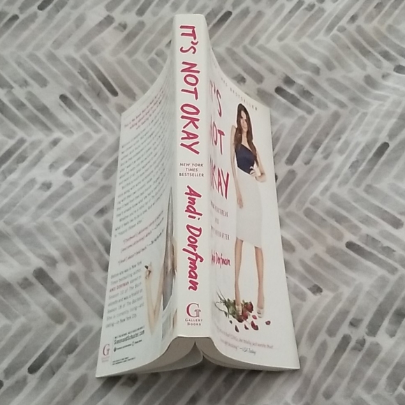 It's Not Okay - Andi Dorfman - Picture 3 of 4